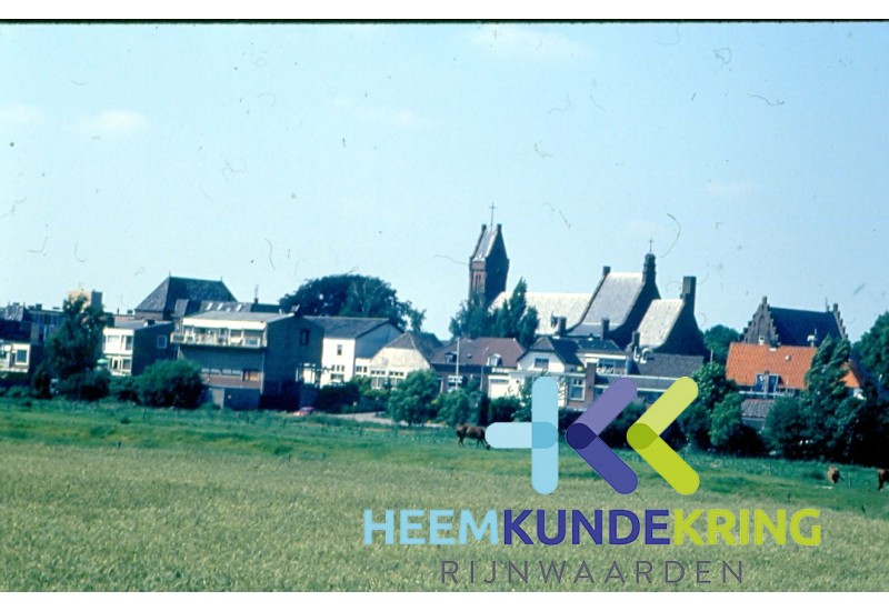 Zicht op Lobith van uit de Oude Rijn